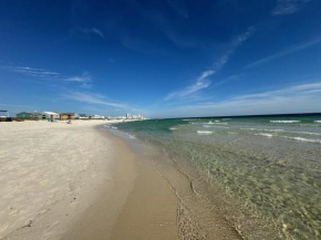 Saltwater Pearl at Pelican Place - Heated Pool & Gulf Views, Beach Across Street